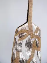 貝殻モチーフのハンド刺繍ビーズクラッチバッグ【ヴィンテージ風・ビーズ装飾・多機能】