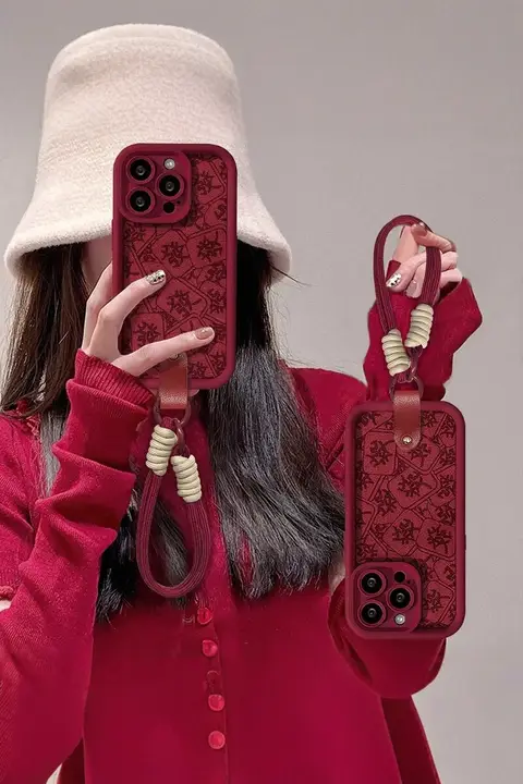 スマホケース 対応 iPhone 15 Pro レディース用 赤色 バッグストラップ付き 羊革 マット 防落下 シリコンソフトケース