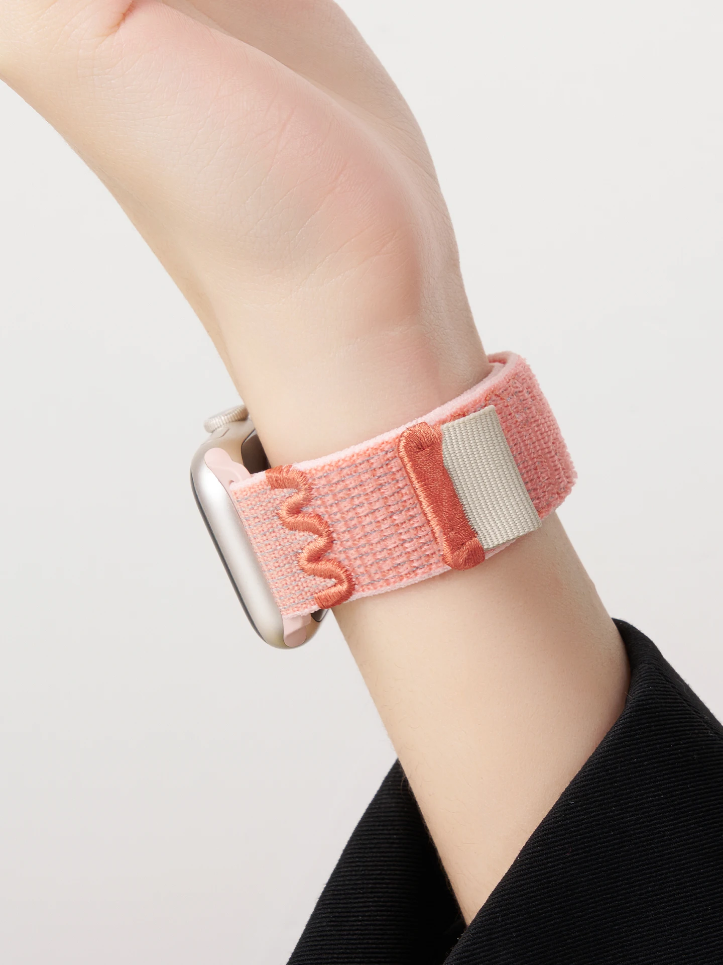Apple Watch Line と Samsung Galaxy Watch を比較するなら、この表带が本当の差を生む？