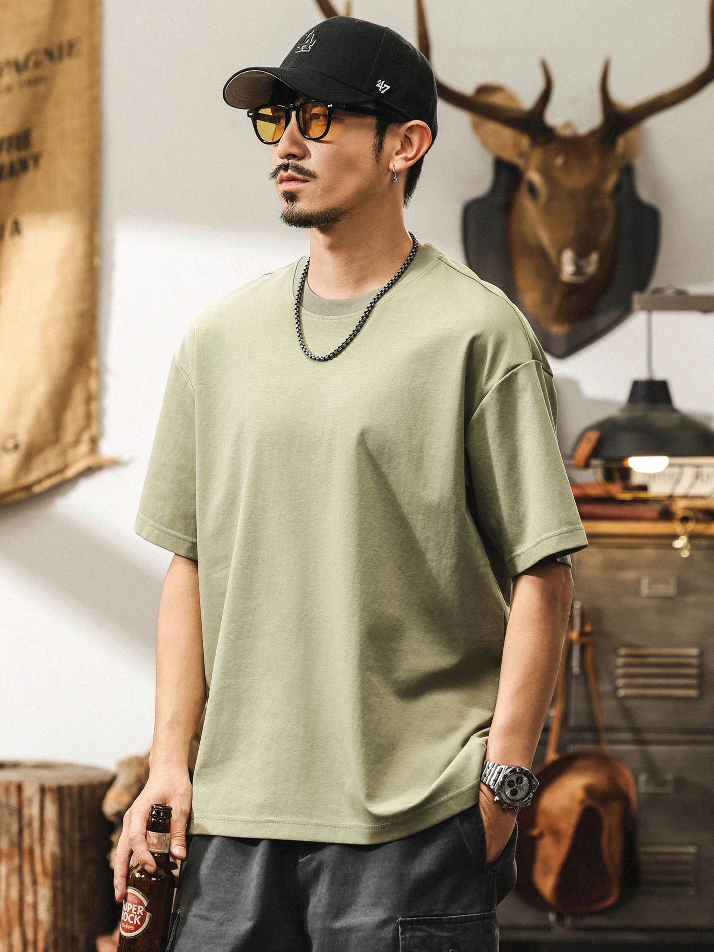 メンズ半袖Tシャツは、本当に「シンプル」が勝ちなのか？
