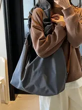 シンプルなカジュアルショッピングバッグ【大容量・キャンバストート・肩掛け対応】