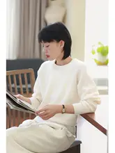極上の柔らかさの全羊毛ニットセーター【レトロ・ケーブルニット・短丈・ゆったりタイプ】
