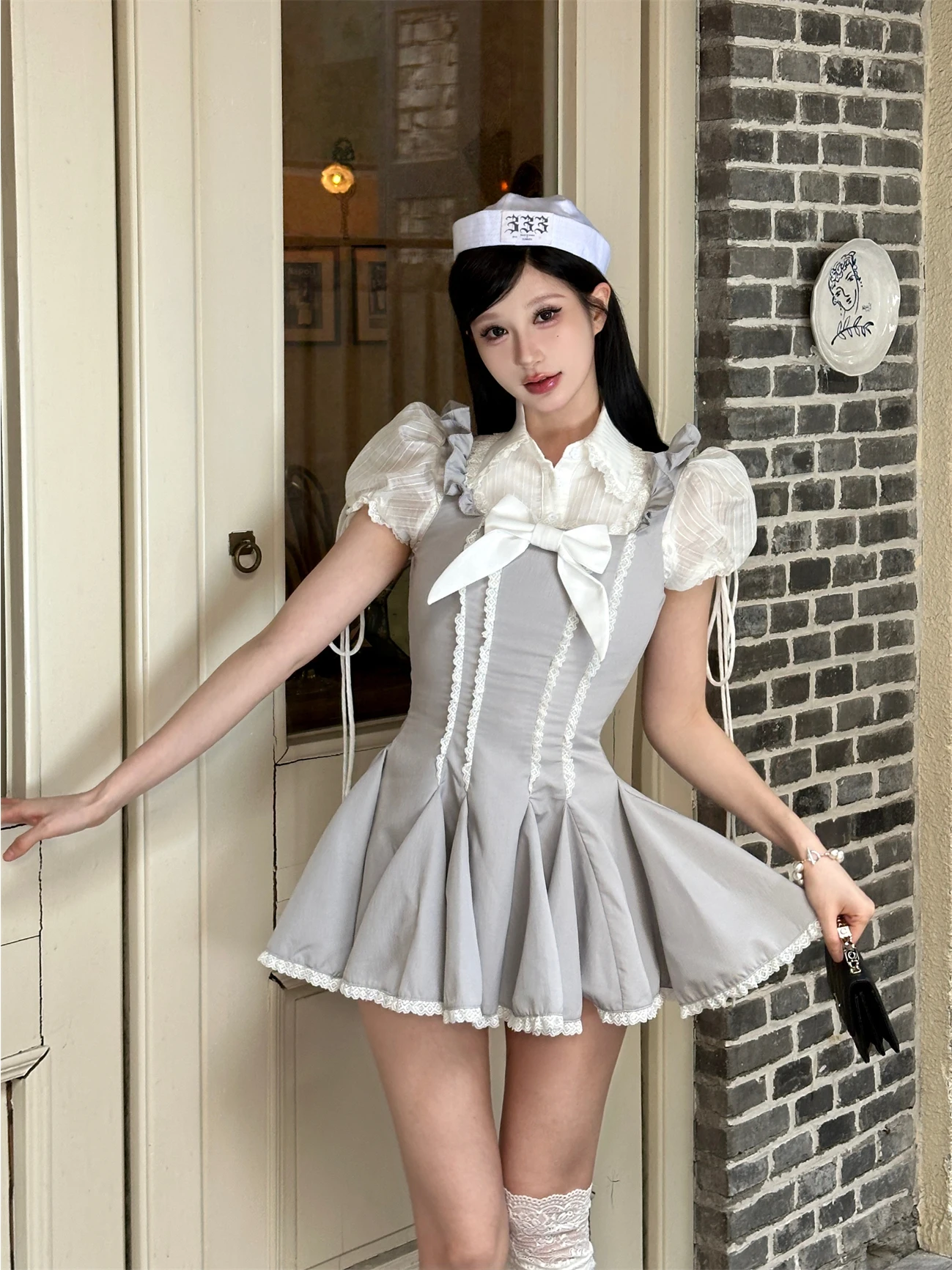 かわいい制服がどんな風に見えるのか？ドット柄キャミソールワンピースで解き明かすリアルな雰囲気