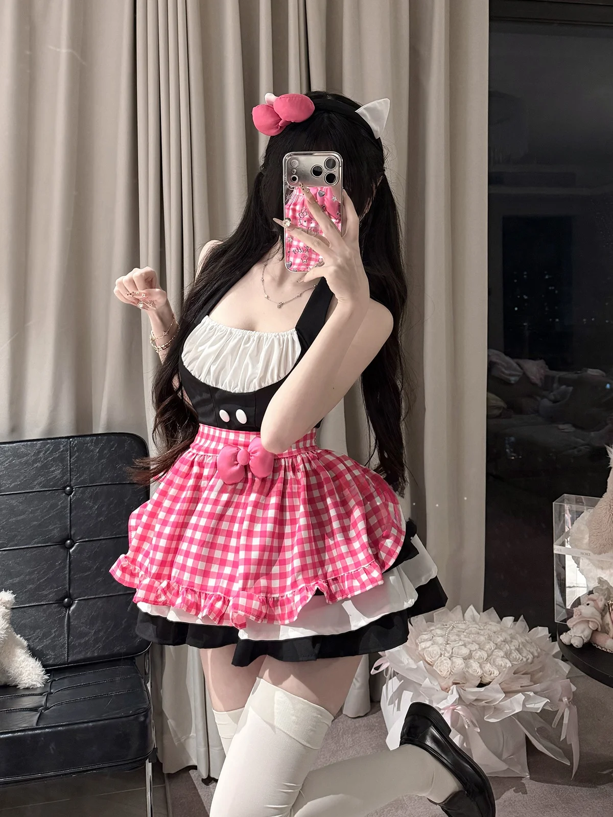 お化け屋敷の衣装を手作りするなら、赤いチェックドレスが一番かっこよくなる方法？