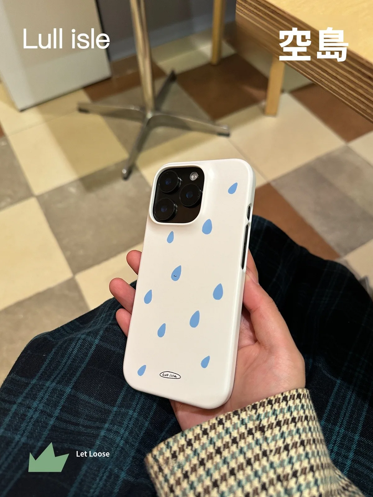 スマホ防滴ケースを選ぶべきタイミングは？小雨滴デザインが伝える、日常の水の美学
