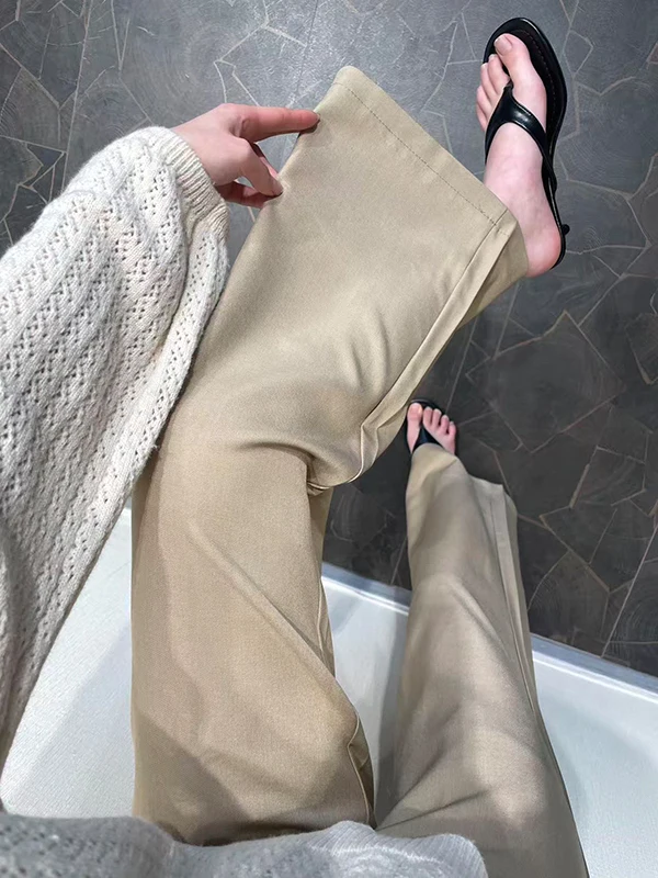 テーパードアンクルパンツは、本当に通勤に合うのか？