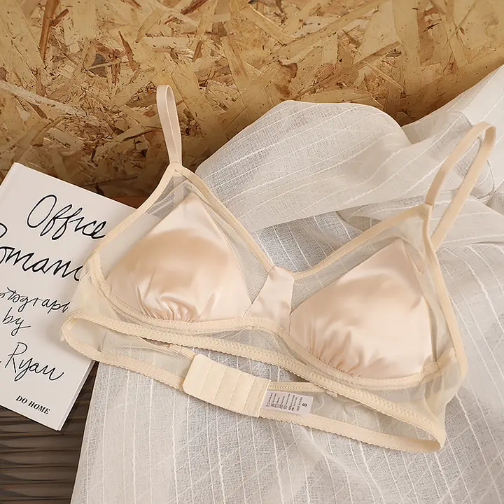 MIZUNIKKA シルク風三角ブラジャー【アンダーワイヤーなし・薄手・ホールディングカップ・セクシー】