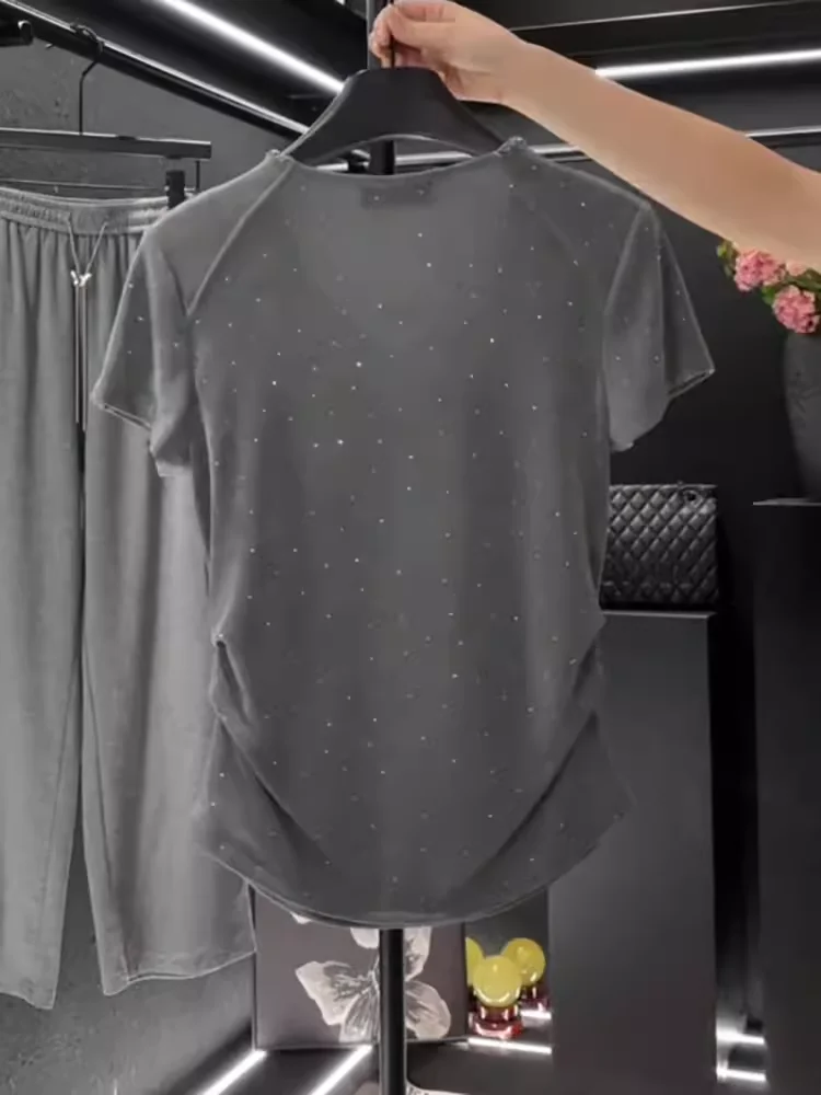 モード系ファッション Tシャツはどう選ぶ？デザイン性と実用性のバランスを取るための実践ガイド