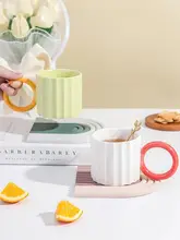 スタイリッシュなストライプマグカップ【クリエイティブなバイカラー・大きな持ち手】