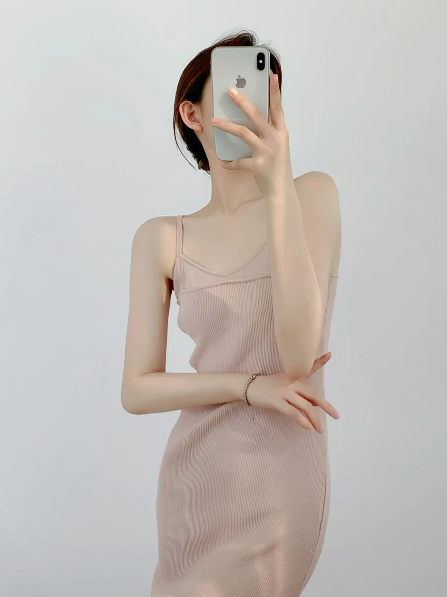 骨格ストレート キャミワンピースは、通勤に着るべきなのか？