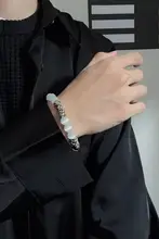 キャットアイストーンとチタン製の男子用ブレスレット【洗練されたデザイン・カジュアル・ペアアクセサリー】