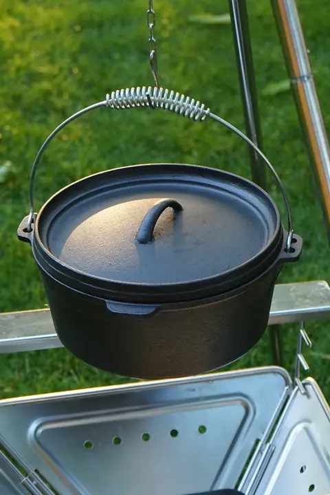 アウトドア用鋳鉄製ダッチオーブン【煮込み・焼き物・スチーム料理対応】