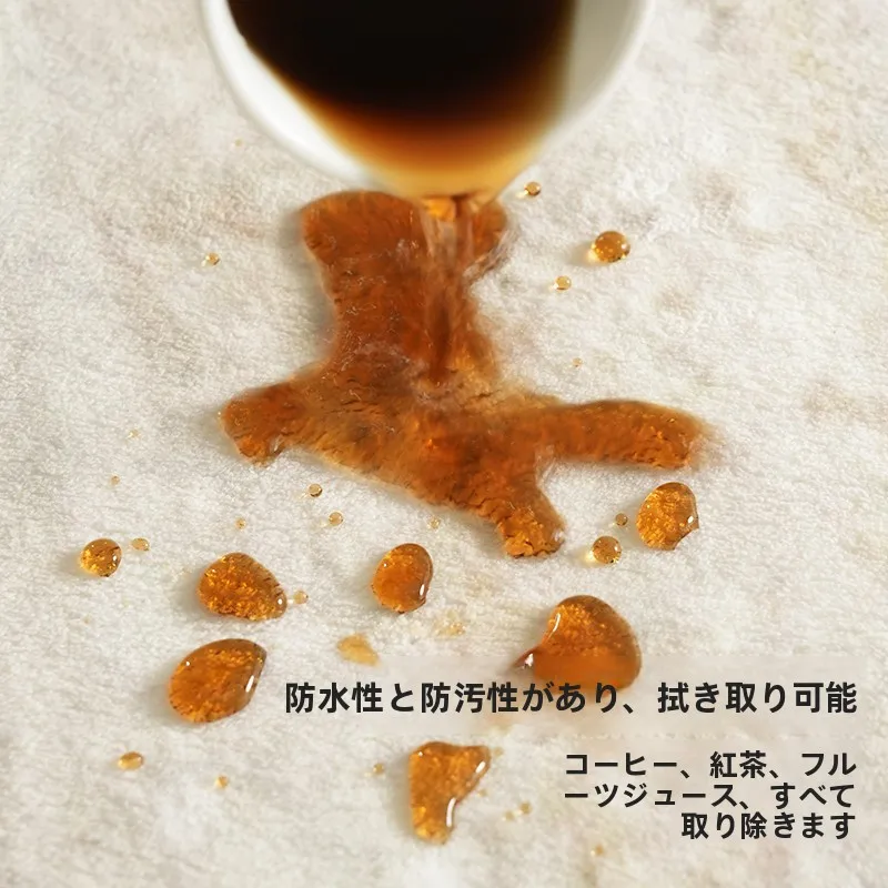 キャメルソファに合うラグの選び方：恒亚スのクリーム風防水シルクラグの実用性と相性
