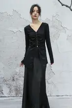 レトロなVネック黒ニットカーディガン【フィット感あるデザイン・皺加工付き・春季用】