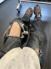 大きな破れデザインのユーズド風ワイドレッグデニムパンツ【フィット・ロング丈・女性用】