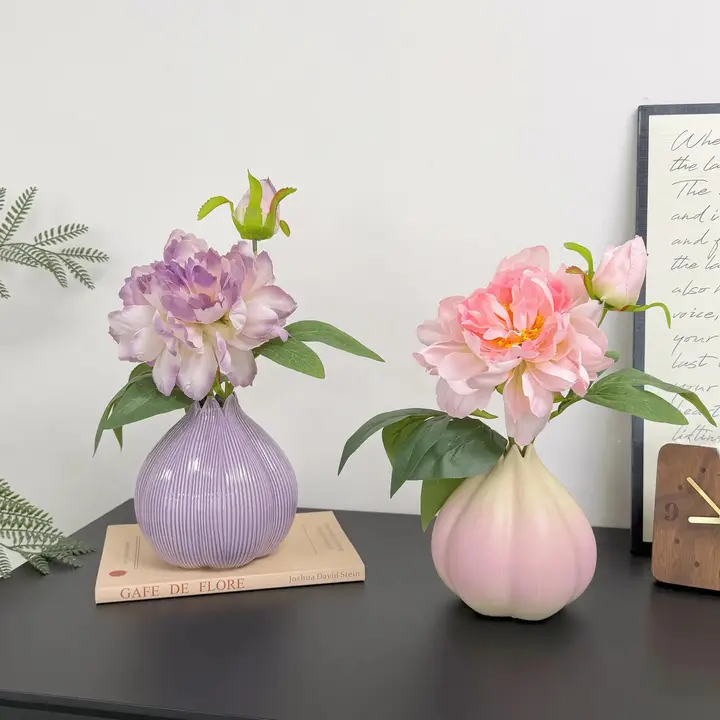 ピンクボタンの造花 陶製オニオン花瓶【リビング・エレガント装飾】