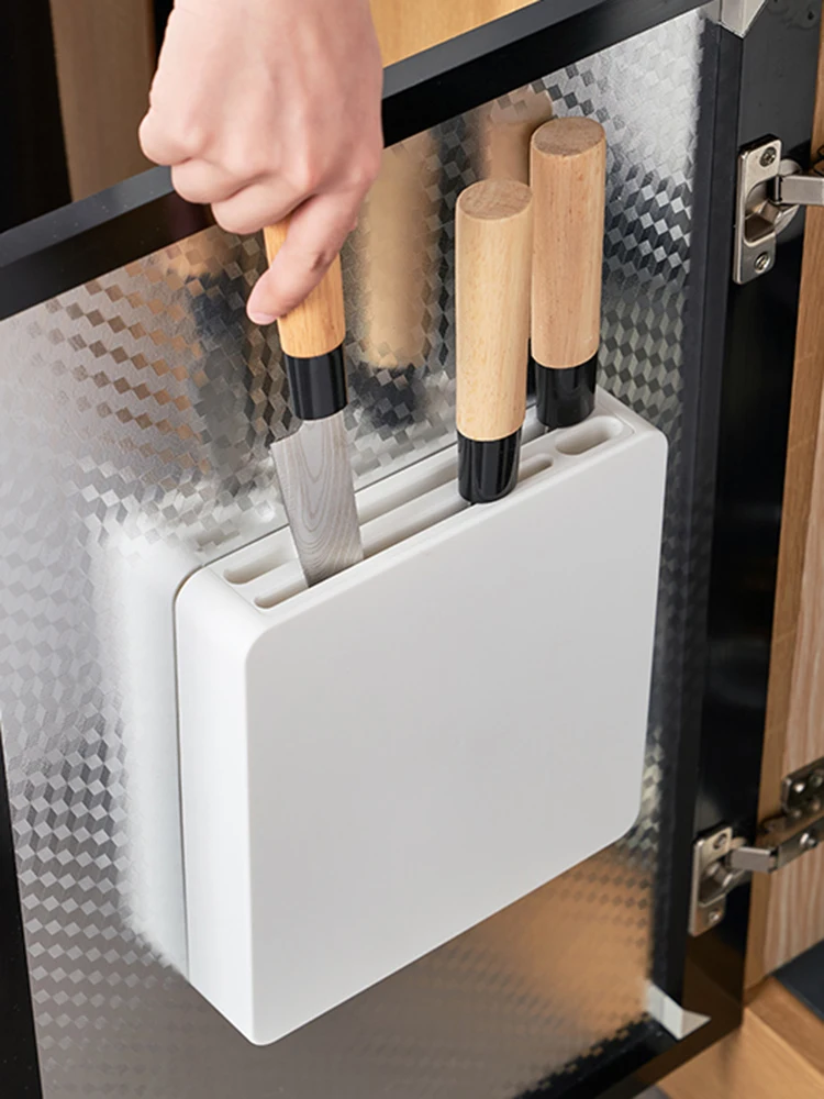 キッチン用壁掛けナイフ収納ラック：DIYで便利になるシンプルなキッチンアクセサリー