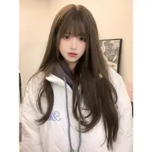 自然な仕上がりのエアリーバングつきロングウィッグ【マットな質感・ストレート・女性用】
