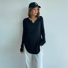 日焼け防止のラフなデザイン！アーチヘムのゆったり長袖カットソー【薄手・通気性・小Vネック】