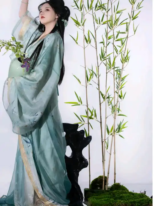 華やかな印花デザインの春夏用女性漢服【戦国風・流れるようなロングスカート・エレガントスタイル】（セットアップ対応）