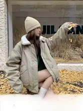 カーキ色のショートパーカー【裏起毛・厚手・女性用】