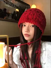 レトロ手編み編み込み赤色ニット帽【秋冬・耳を覆うデザイン・保温】