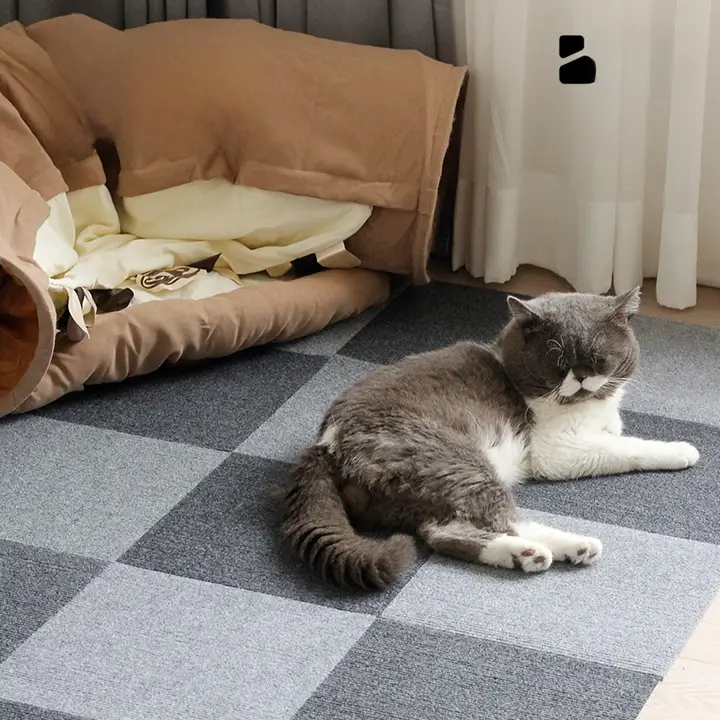 防水防尿のペット用接着剤不要カーペット【滑り止め・水洗い可能・音を吸収】