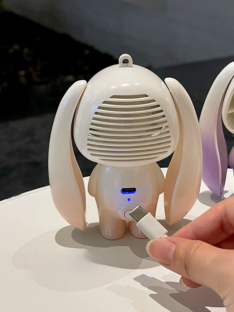 可愛いウサギデザインのUSBファン：手持ち式ポータブルファンの実用性と消費電力解析