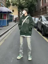 アメリカンスタイルの洗い加工ジーンズ【ユニセックス・スリムフィット・ジップアップ】