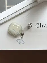 スワロー＆スターラインデザインのAirPods用ケース【AirPodsPro対応・シンプル・可愛い】（セットアッ  プ対応）