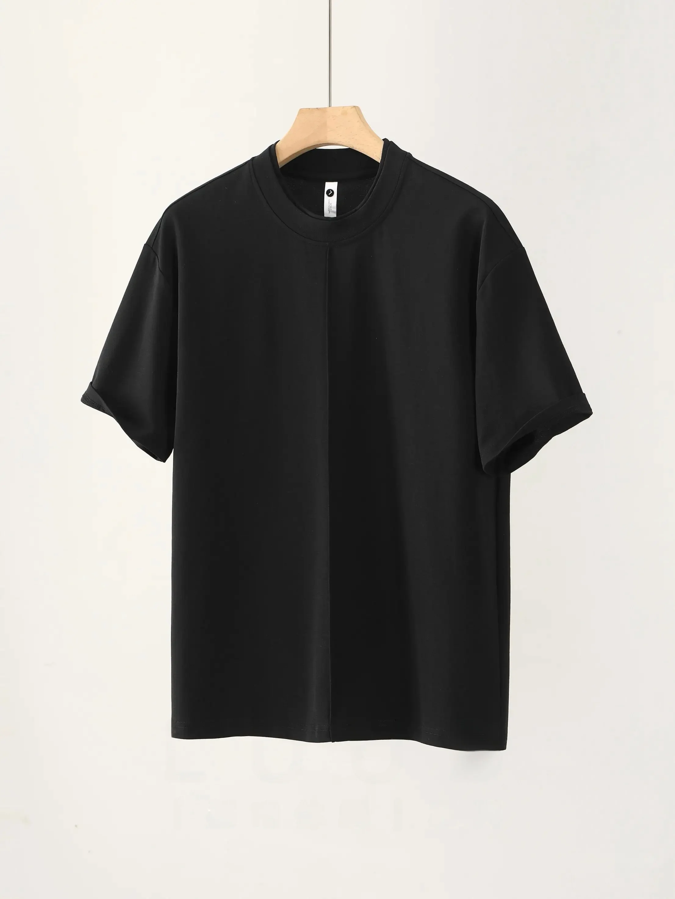 「tシャツ重ね着コーデ メンズ」で失敗しない方法は？立体裁剪デザインの半袖Tシャツが解決するリアルな使い方
