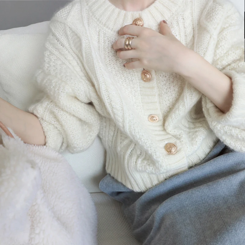 大人可愛いの本質とは？フランス風レトロニットが伝える優しさのガイド