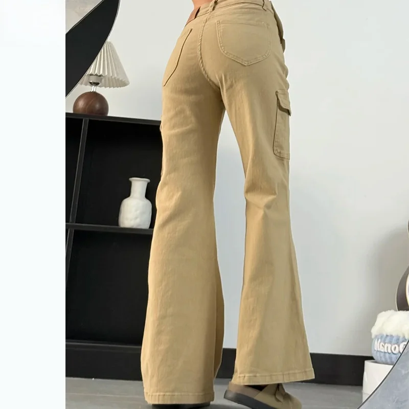 紺パンツ着こなしのコツは？カーキや茶色と比べて、なぜこのデニムパンツがおすすめなのか？