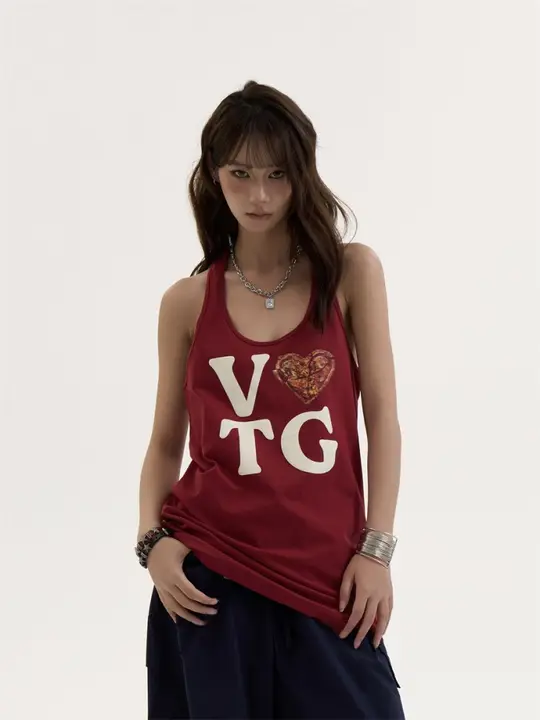 ヴィンテージ風プリントノースリーブTシャツ【フィット・夏用・女性用】（セットアップ対応）