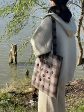 海塩ミルクコーヒー風 毛糸チェックの大容量キャンバスショルダーバッグ【秋冬用・レトロスタイル】