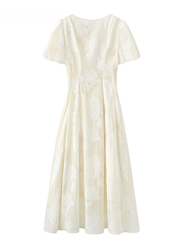 70歳結婚式に着る服は、和服か洋服か？今こそ選ぶべき「上品で自然な」ワンピースとは
