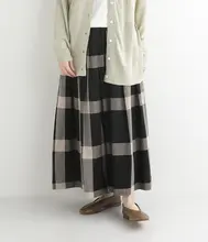 スタイリッシュな印象のチェック柄ワイドパンツ【夏秋用・フィット】（セットアップ対応）