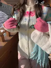 デザイン性のある厚手クルーニット【クリスマス・衝撃カラー】