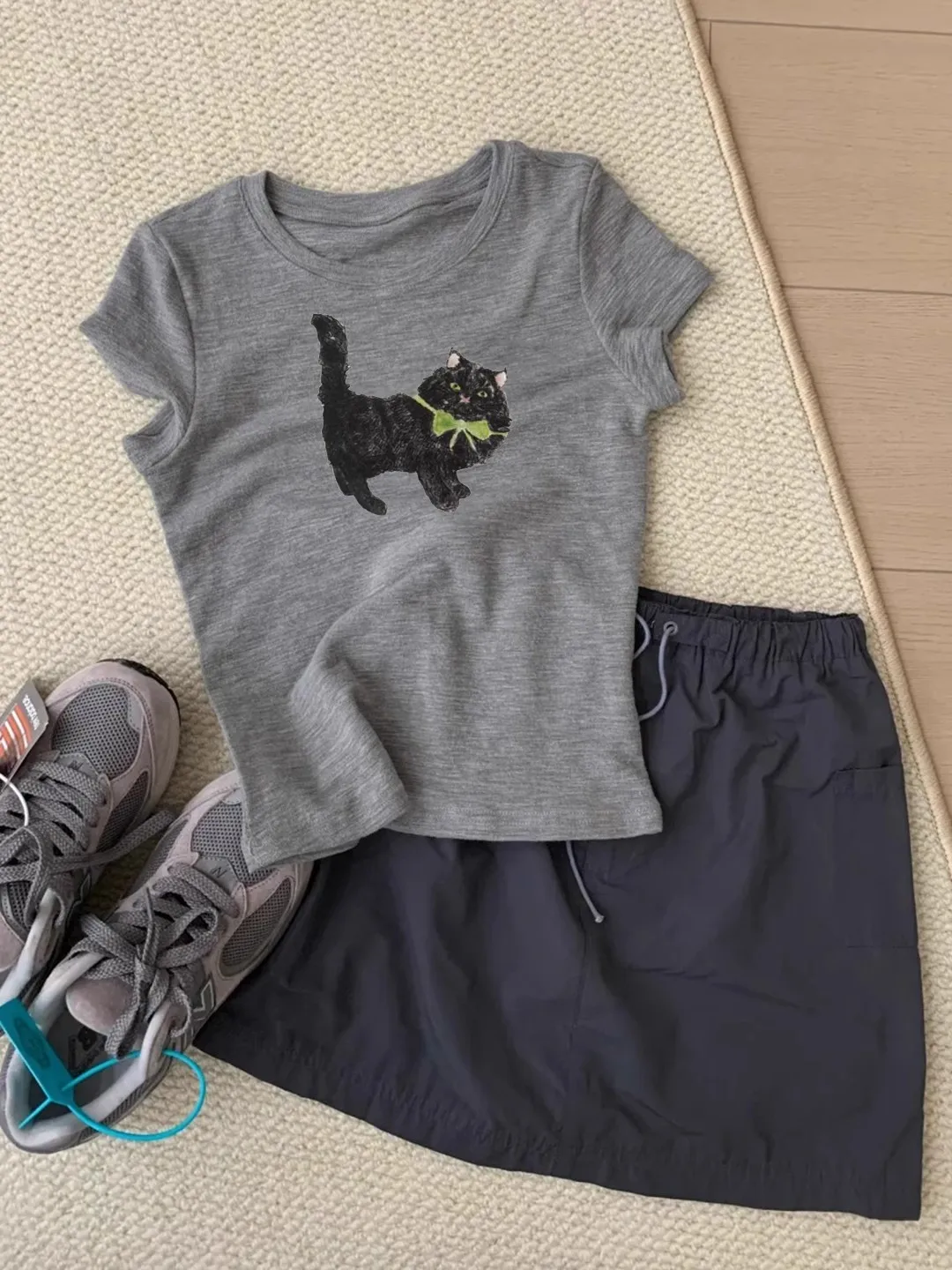 猫デザインのT シャツで通勤も夏の日常も楽しくなる方法は？