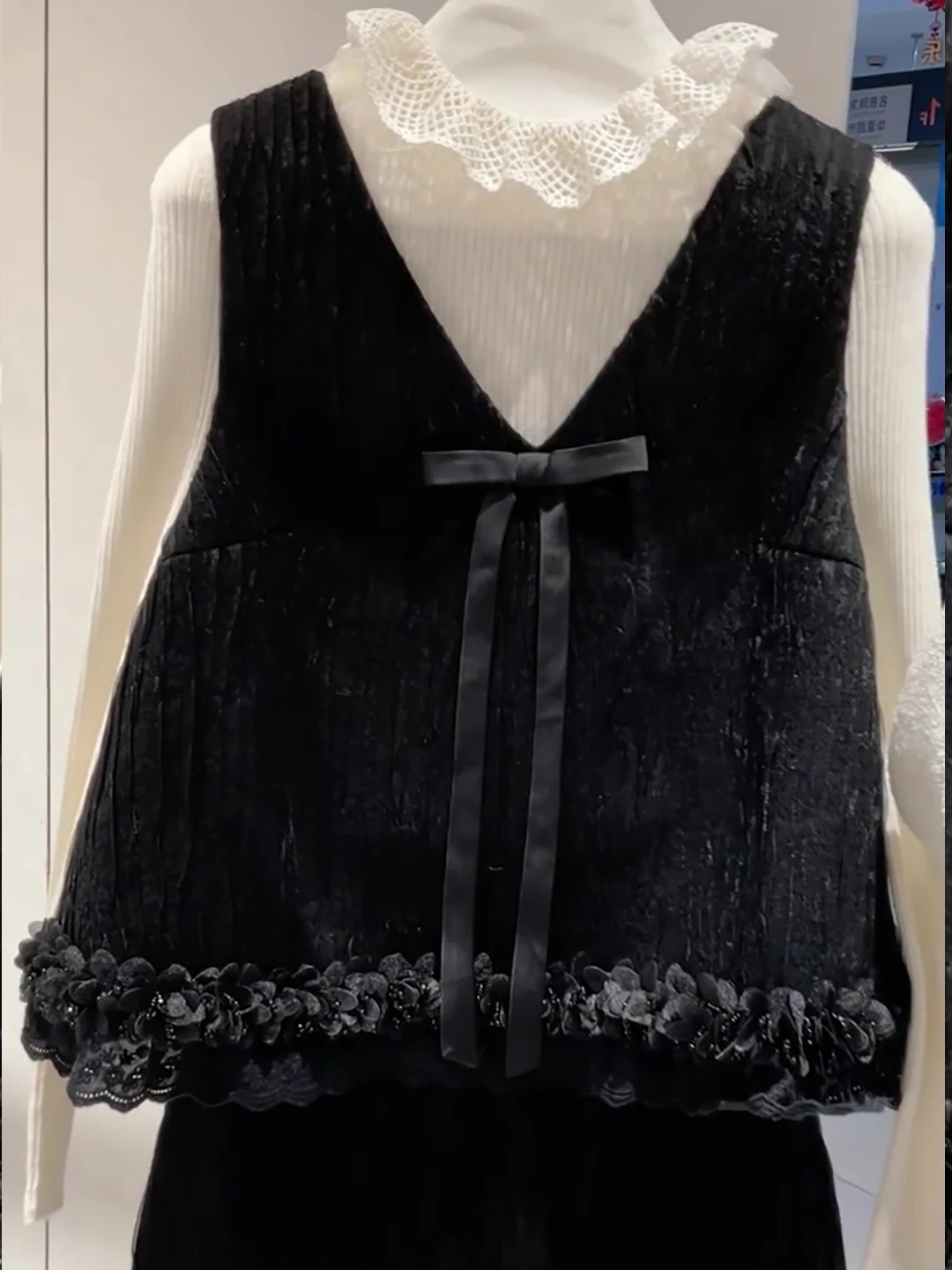 ニットタンクトップとミディスカートの春夏コーデ：女性向けの軽奢風セットアップガイド