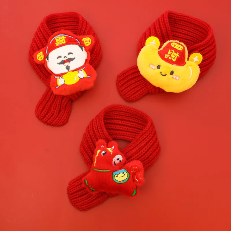 ペット用 新年スカーフ：招福デザインと暖かさを兼ね備えた猫向けニットスカーフ