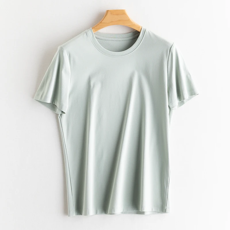 大人可愛い服 40代コーデの完全ガイド｜シルクコットンTシャツで自然な女性らしさを実現