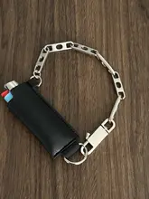 高級感のあるシンプルなデザイン！個性的な金属チェーン付きキーリング【赤と青のアクセント】