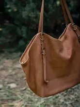 エコレザー使用のトートバッグ【ワビサビスタイル・大容量・肩掛け】