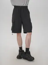 防水加工のメンズカーゴショートパンツ【軽量・ゆったりフィット・多ポケット・ドローコード】