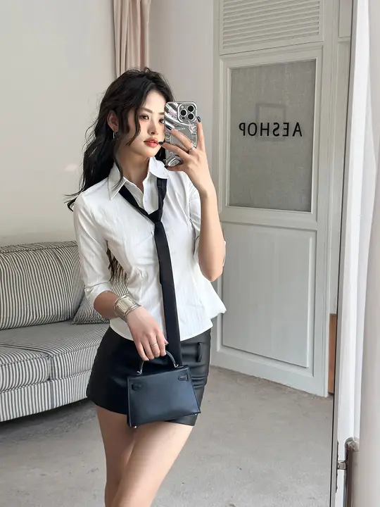 美しいスタイルの夏用白シャツ【ウエストにフィット・JK制服風・ネクタイ付き】