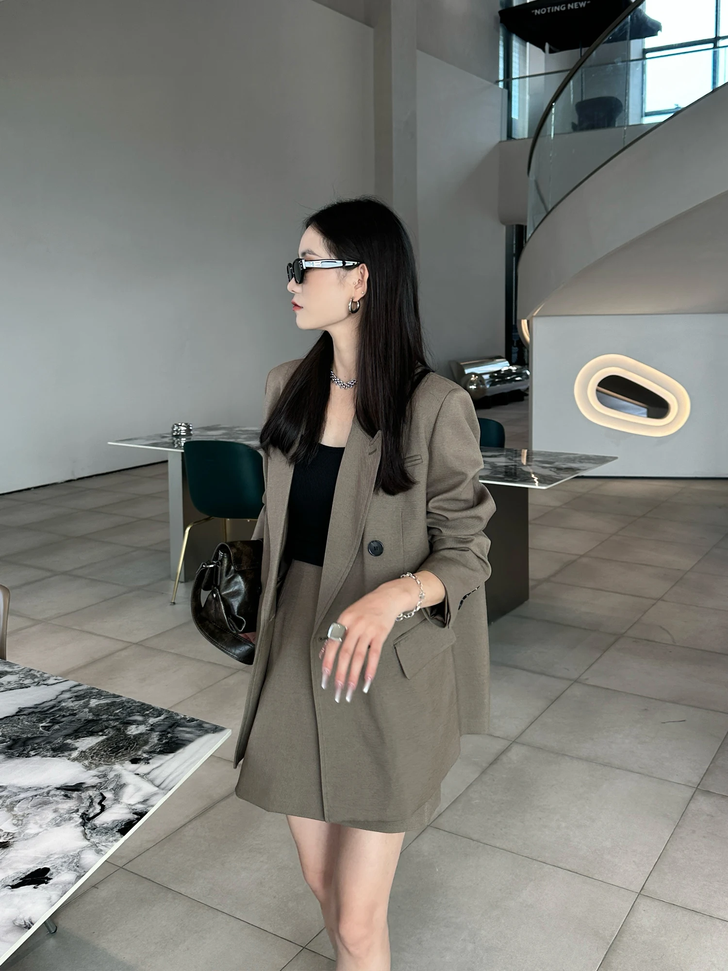 大人可愛い服 40代コーデの完全ガイド｜ゆったりシルエットと自然な色使いで失敗しない
