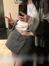 可愛らしいデザインのハーフスカート【Aライン・多ボタン・短めスタイル】（セットアップ対応）