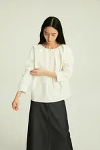 簡約デザインのシャツ【襟のフリル・コットン混合素材】