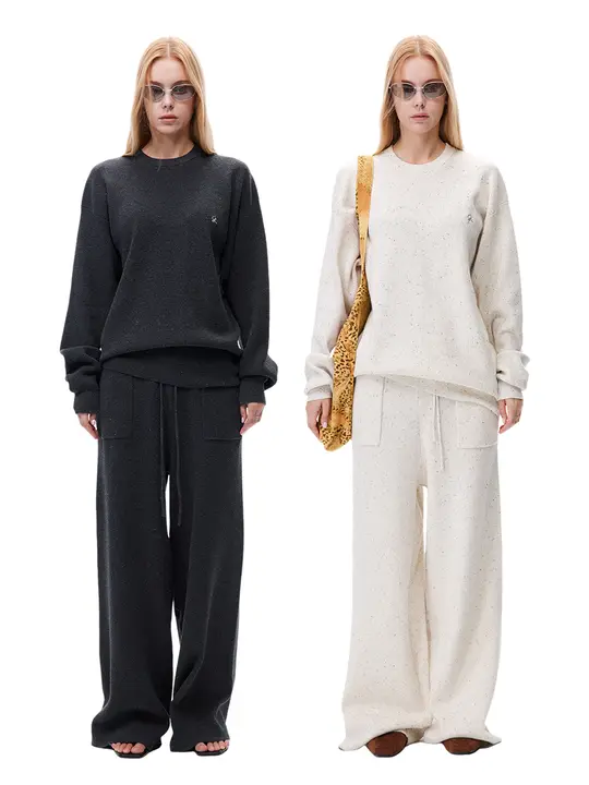 Loala office オリジナルデザインのフィットドット柄ニットセットアップパンツ【ラウンドネック・カジュアル】